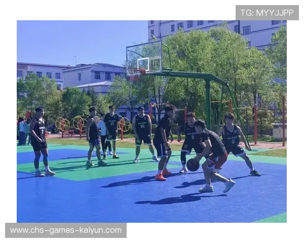 篮球少年背后传球秀翻全场:青春的激情与技术的完美融合