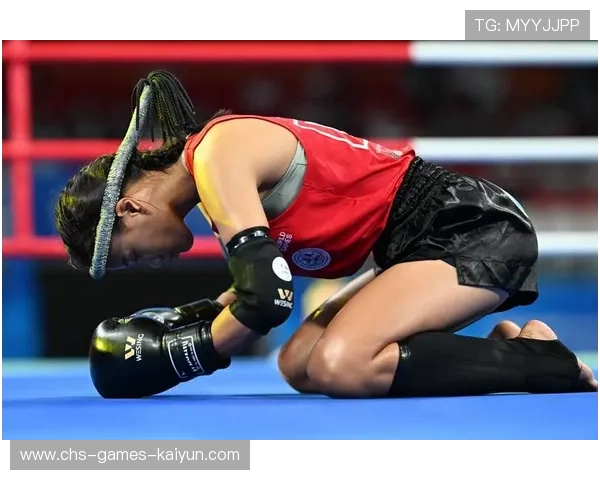 泰拳冠军赛气氛火爆，选手拼尽全力，泰拳比赛精彩视频