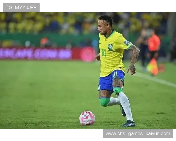 巴黎前场角球配合再现优势，内马尔近点顶入